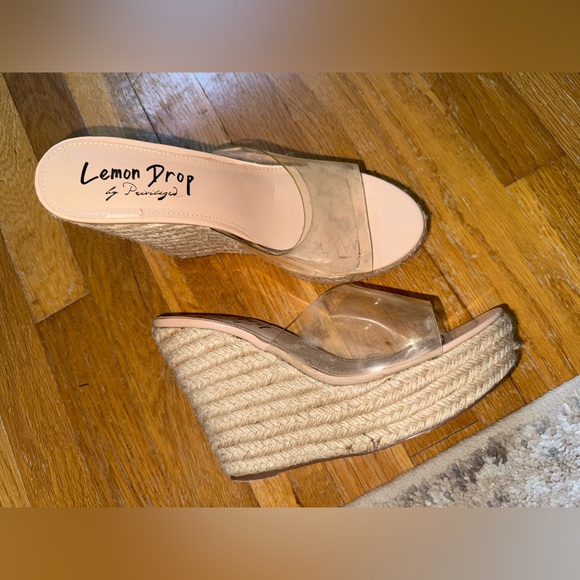 Privileged Shoes - GUC LEMON DROP CLEAR STRAPS WEDGES PLATFORMS SZ 8.5 SHOES SANDALS‎